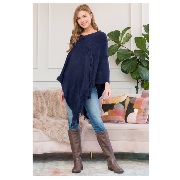 ❤️2 for $40❤️navy soft fringe poncho - Picture 2 of 8